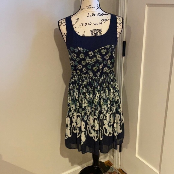 Size 2 Lauren Conrad Dress - Picture 1 of 8